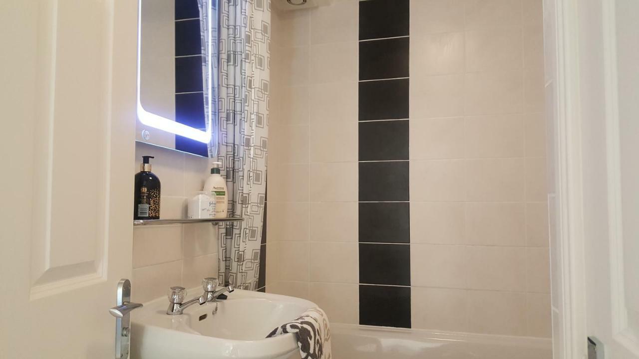 Queens Quarter Holiday Homes (Adults Only) Belfast Eksteriør billede