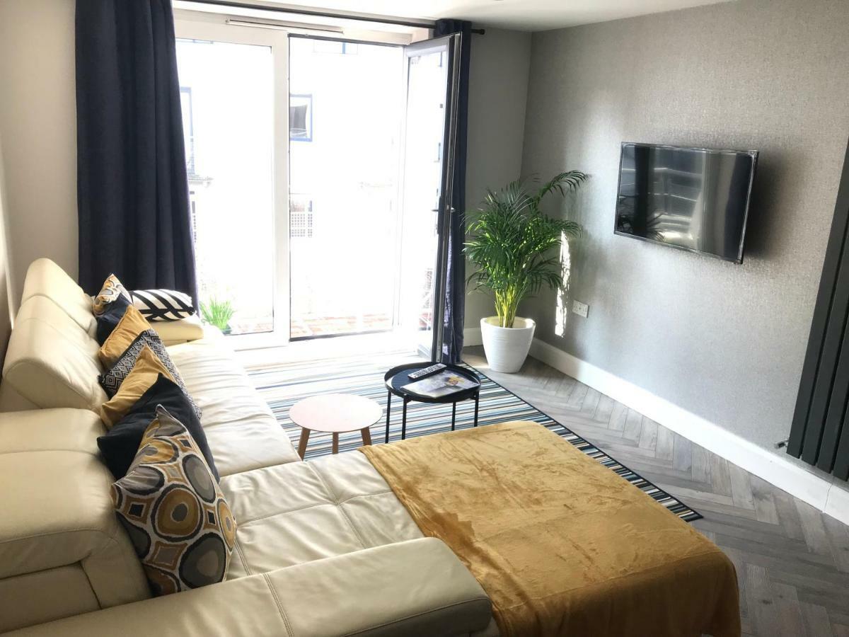 Queens Quarter Holiday Homes (Adults Only) Belfast Eksteriør billede